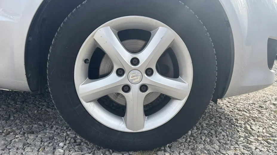 SUZUKI SX4 -