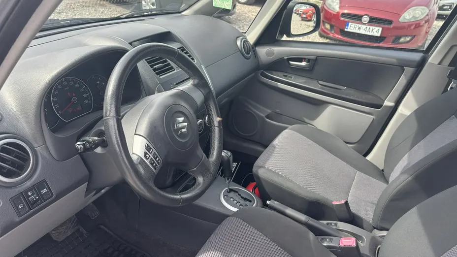SUZUKI SX4 -