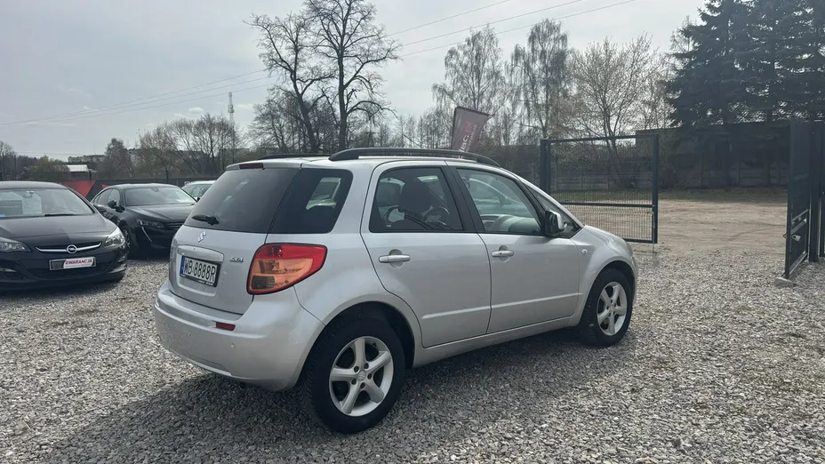 SUZUKI SX4 -