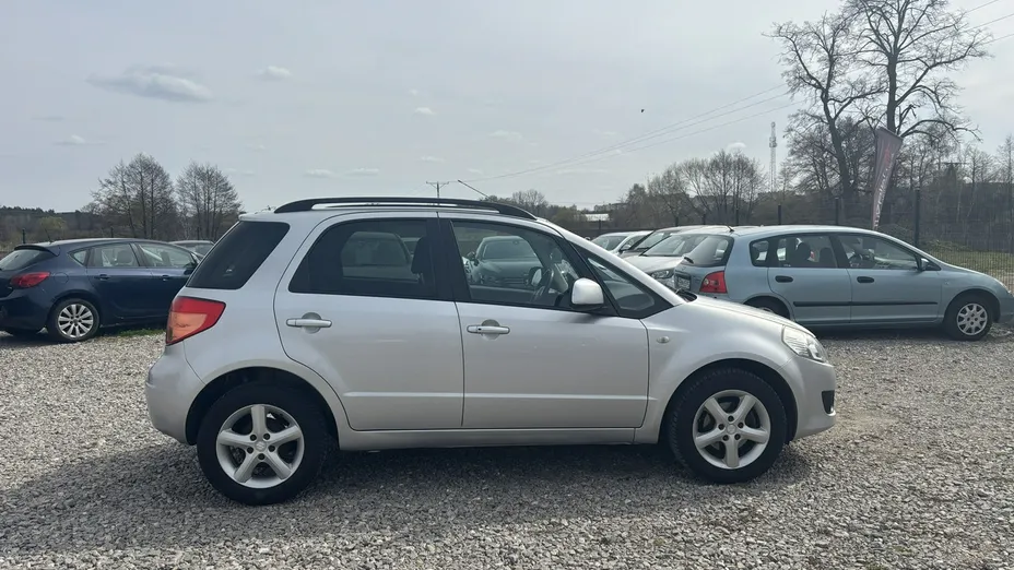 SUZUKI SX4 -