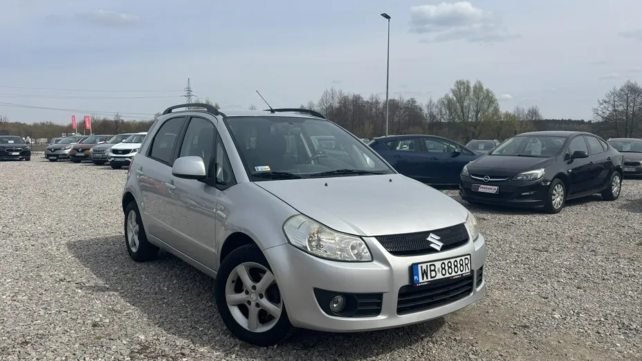 SUZUKI SX4 -