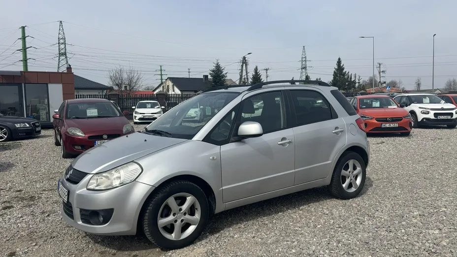 SUZUKI SX4 -