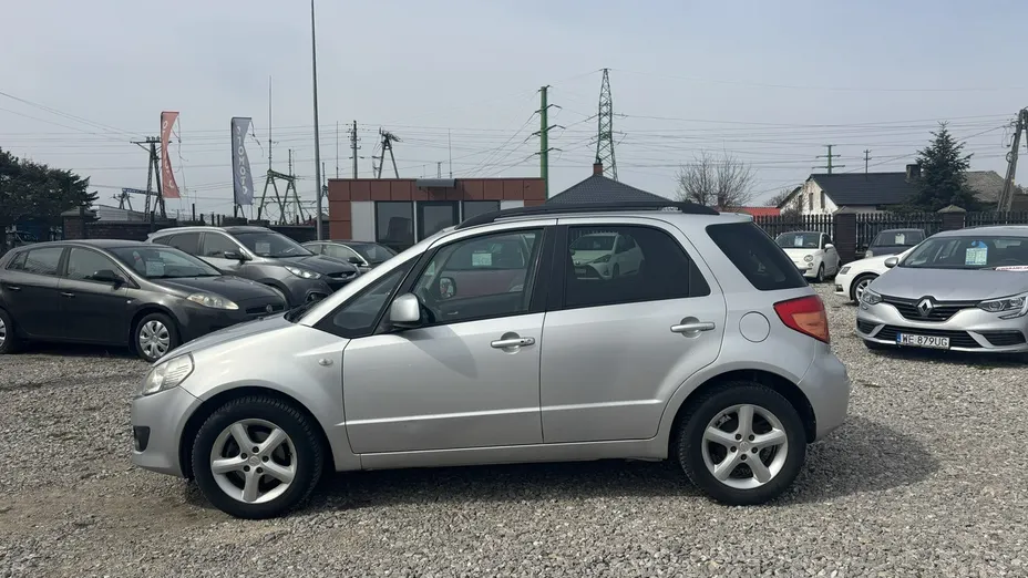 SUZUKI SX4 -