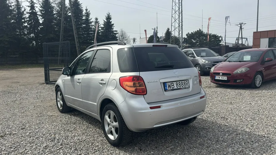 SUZUKI SX4 -