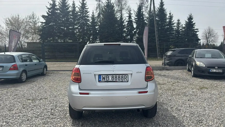 SUZUKI SX4 -