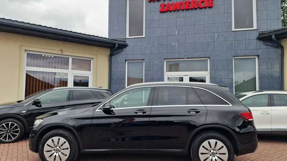 MERCEDES-BENZ GLC -