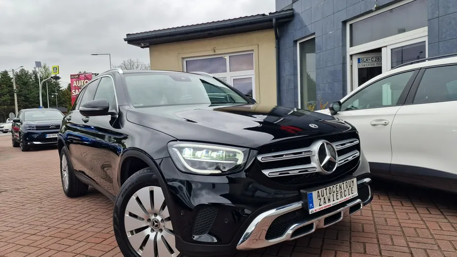 MERCEDES-BENZ GLC -