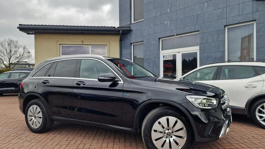 MERCEDES-BENZ GLC -