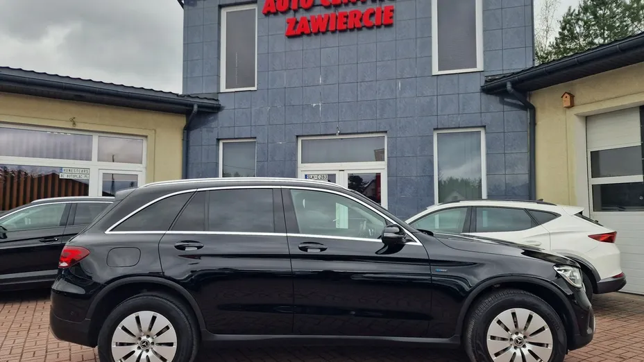 MERCEDES-BENZ GLC -