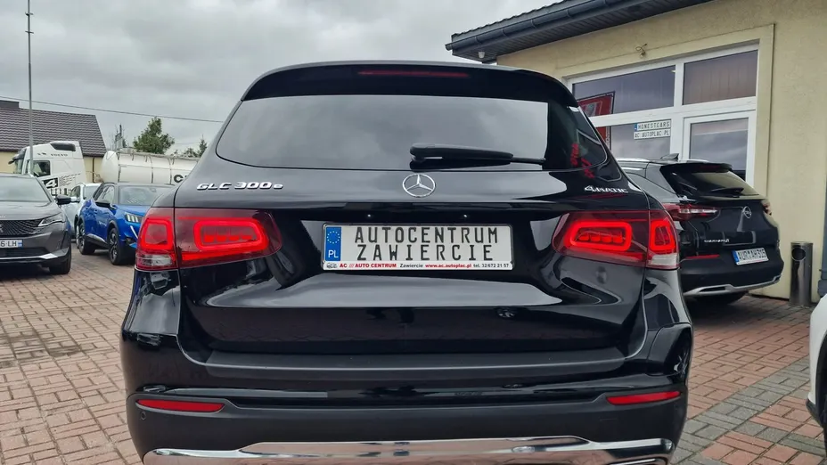 MERCEDES-BENZ GLC -