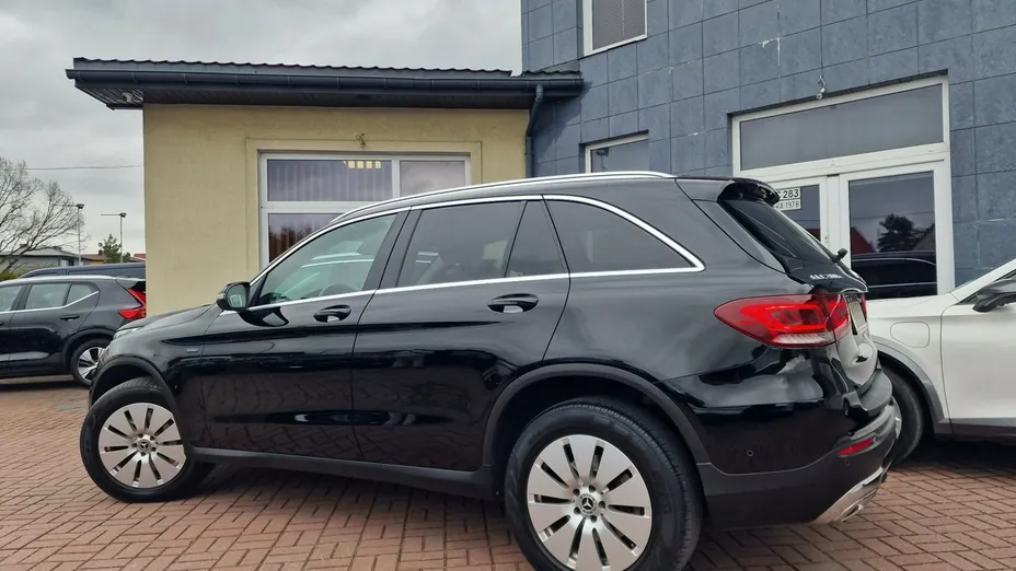 MERCEDES-BENZ GLC -