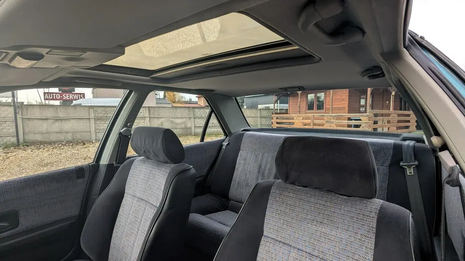 PEUGEOT 405 -