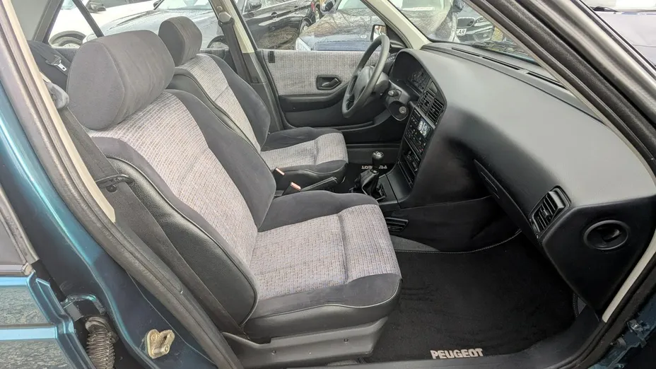 PEUGEOT 405 -