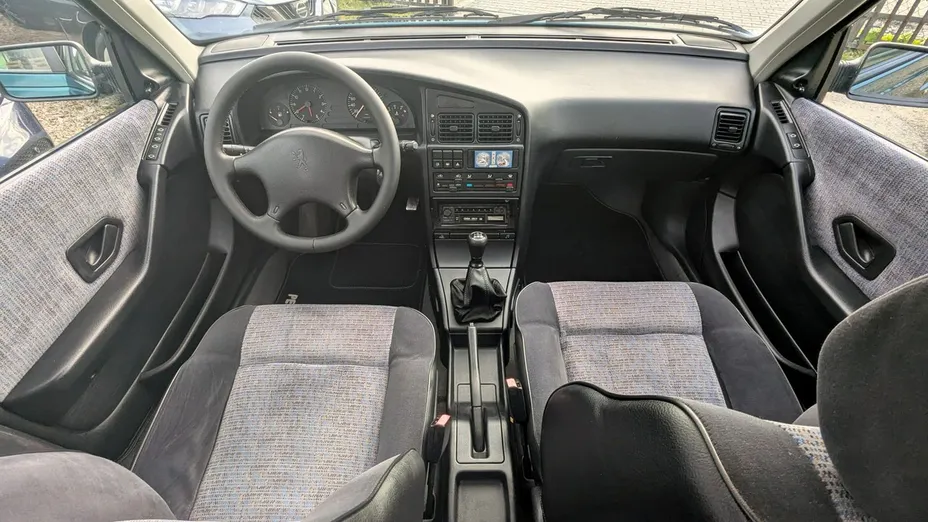 PEUGEOT 405 -