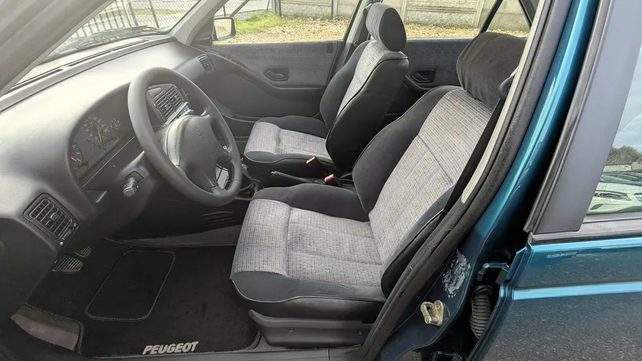 PEUGEOT 405 -