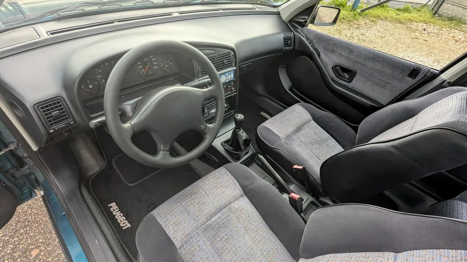 PEUGEOT 405 -