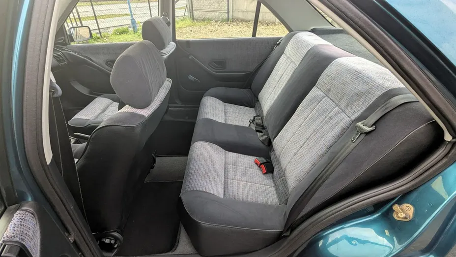 PEUGEOT 405 -