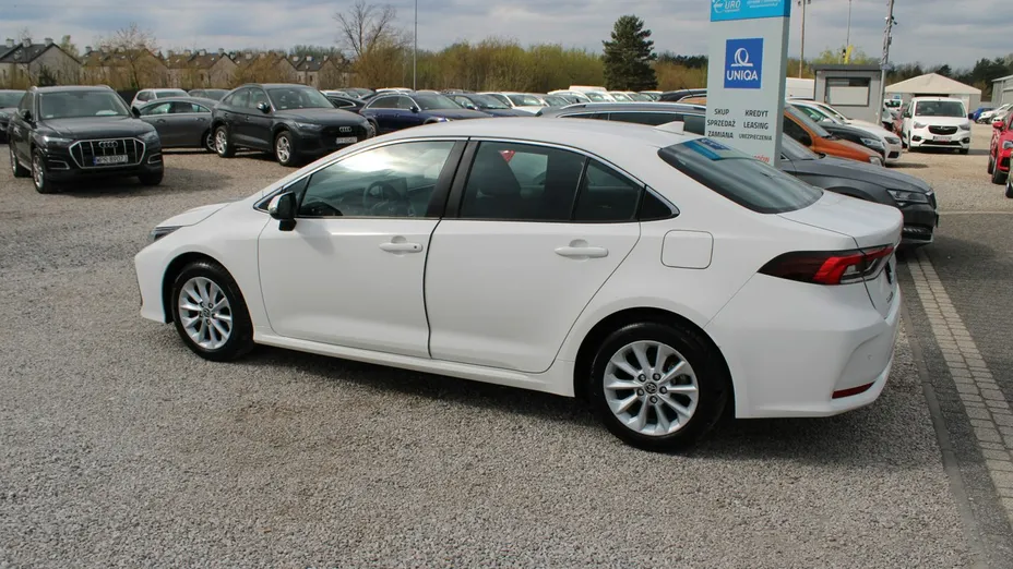 TOYOTA Corolla -
