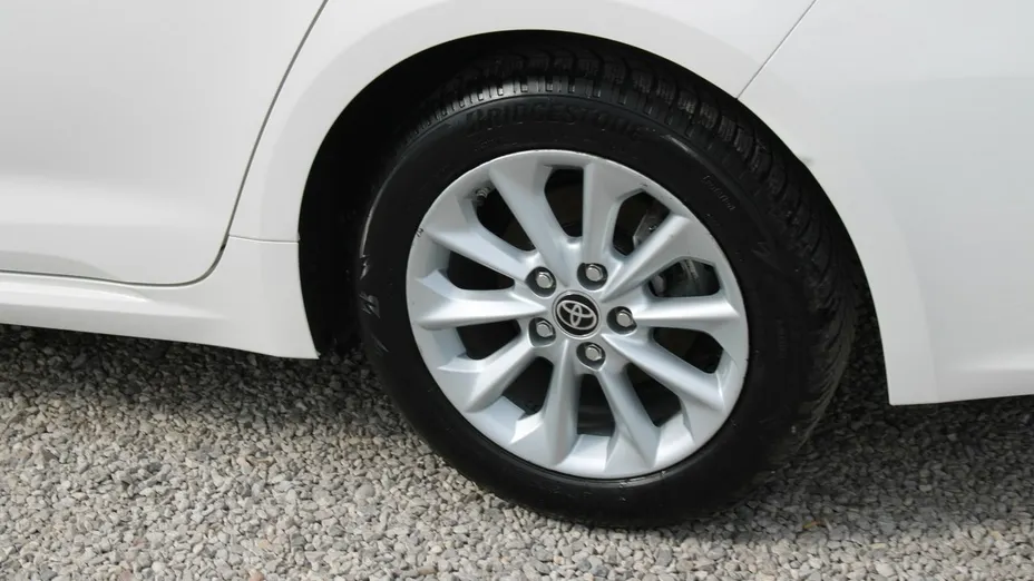 TOYOTA Corolla -