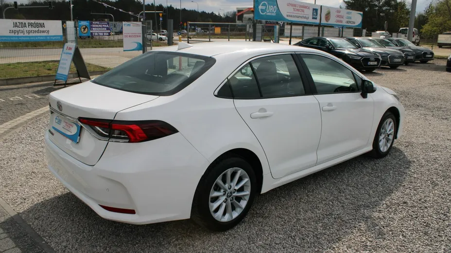 TOYOTA Corolla -