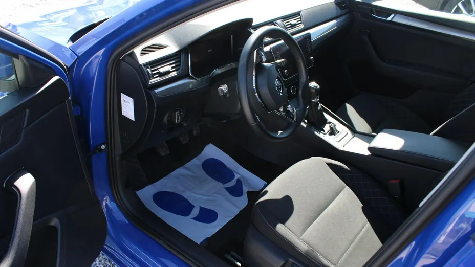 SKODA Superb -