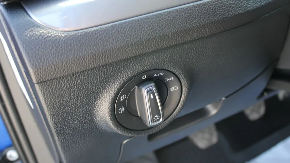 SKODA Superb -