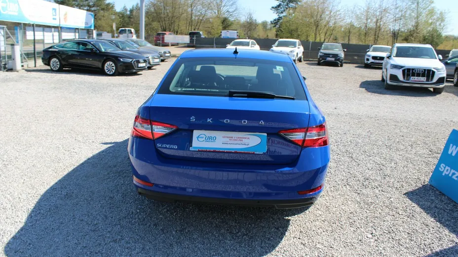 SKODA Superb -