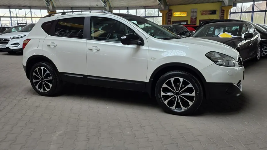 NISSAN Qashqai -