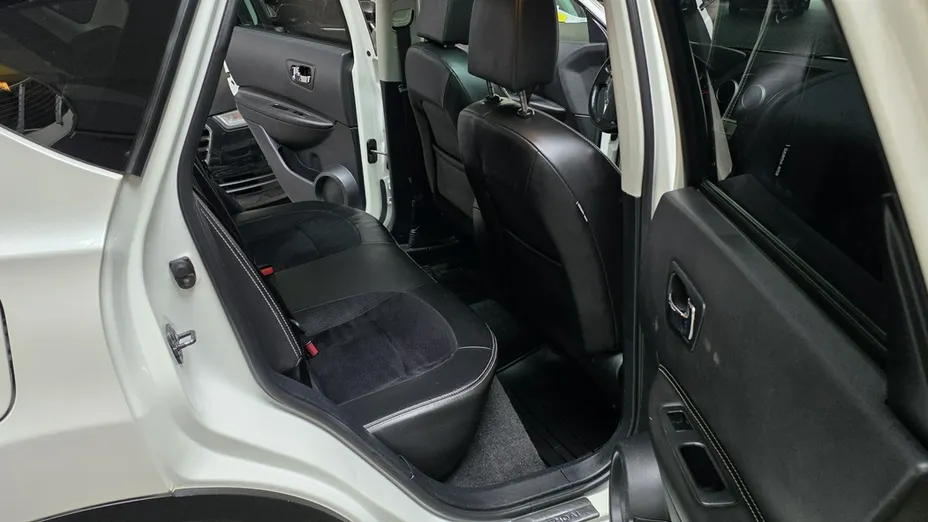 NISSAN Qashqai -