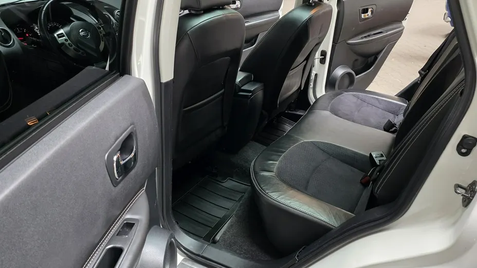 NISSAN Qashqai -