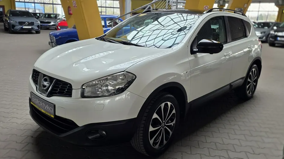 NISSAN Qashqai -
