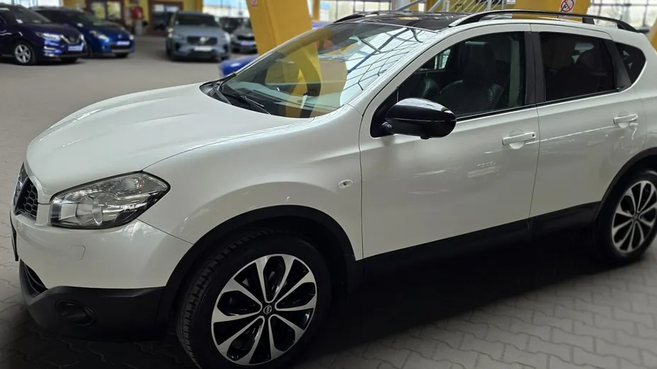 NISSAN Qashqai -