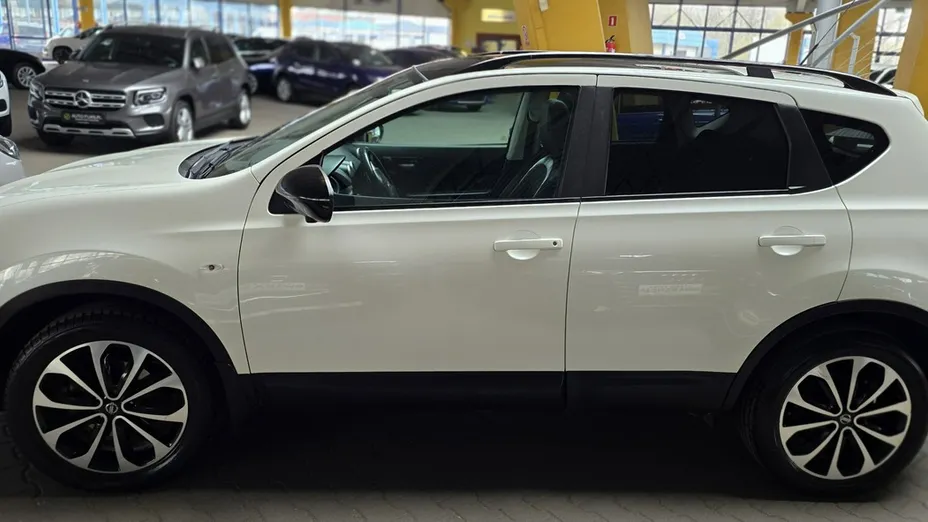 NISSAN Qashqai -
