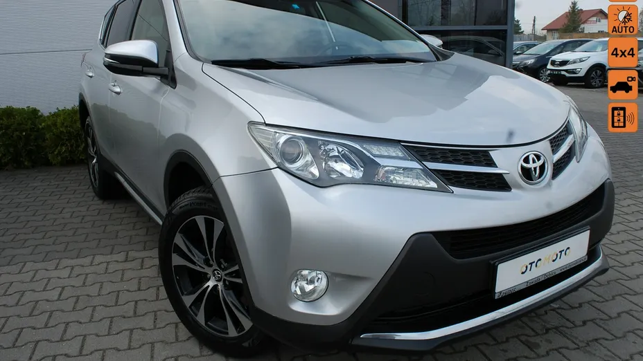 TOYOTA RAV4 -