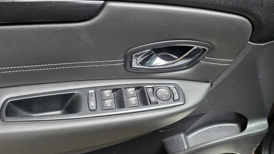 RENAULT Scenic -