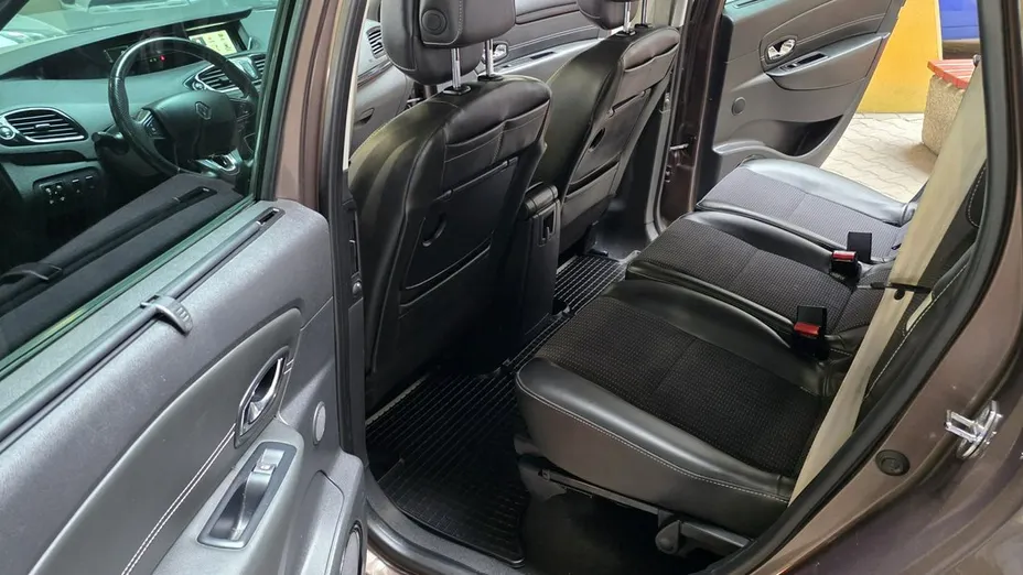 RENAULT Scenic -