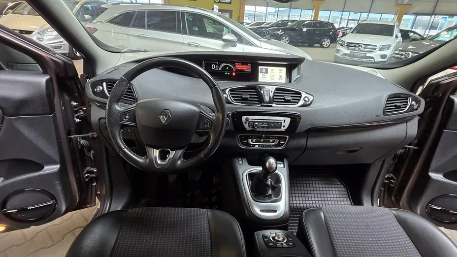 RENAULT Scenic -