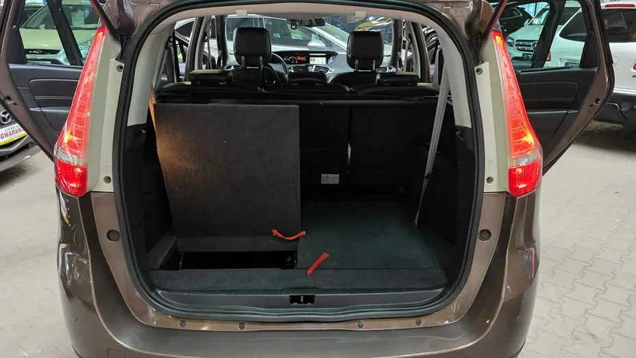 RENAULT Scenic -