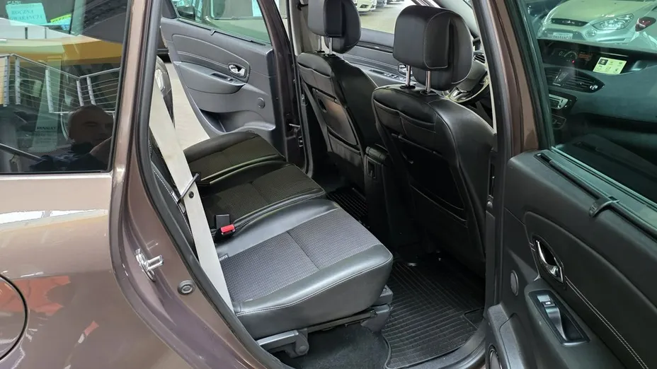 RENAULT Scenic -