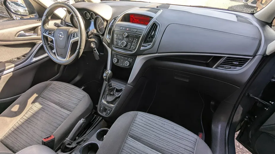 OPEL Zafira -