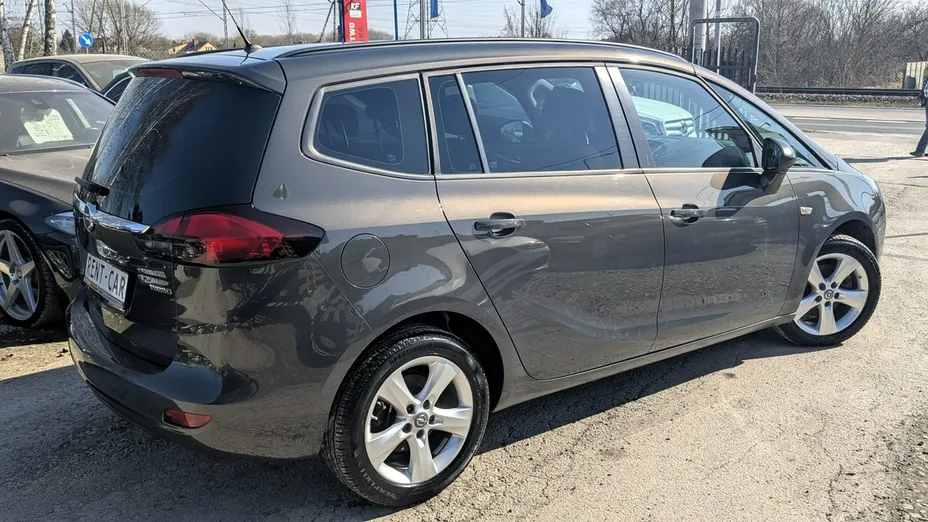 OPEL Zafira -