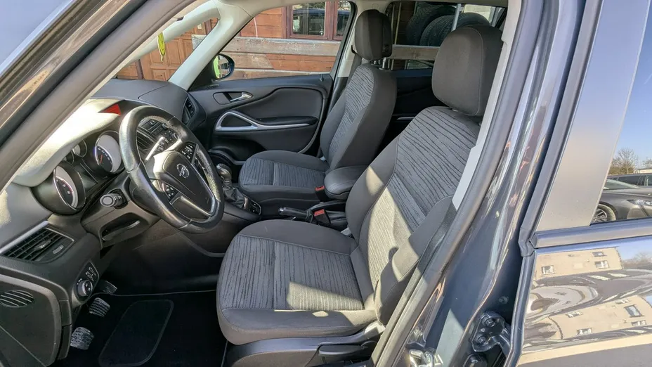 OPEL Zafira -