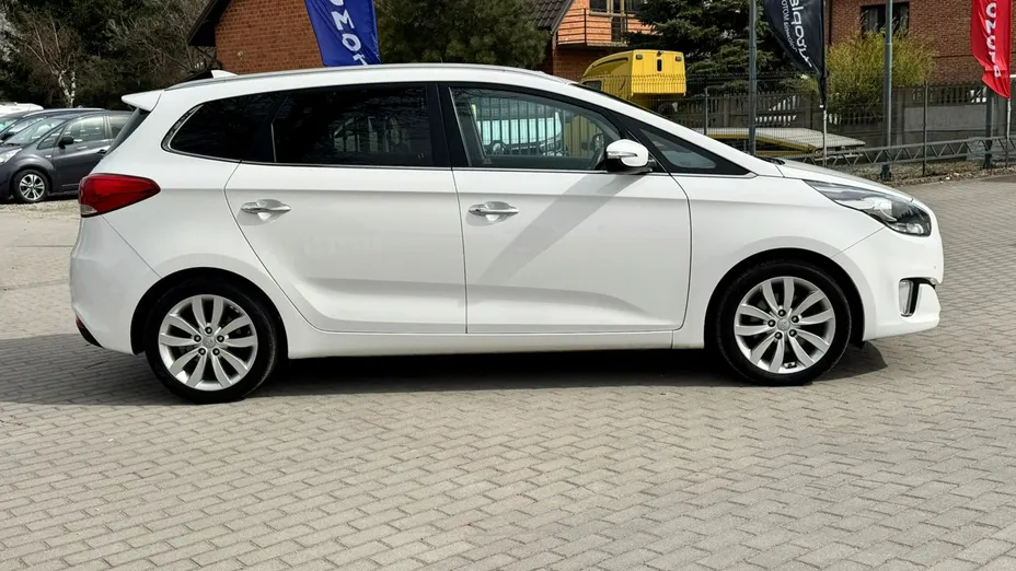 KIA Carens -