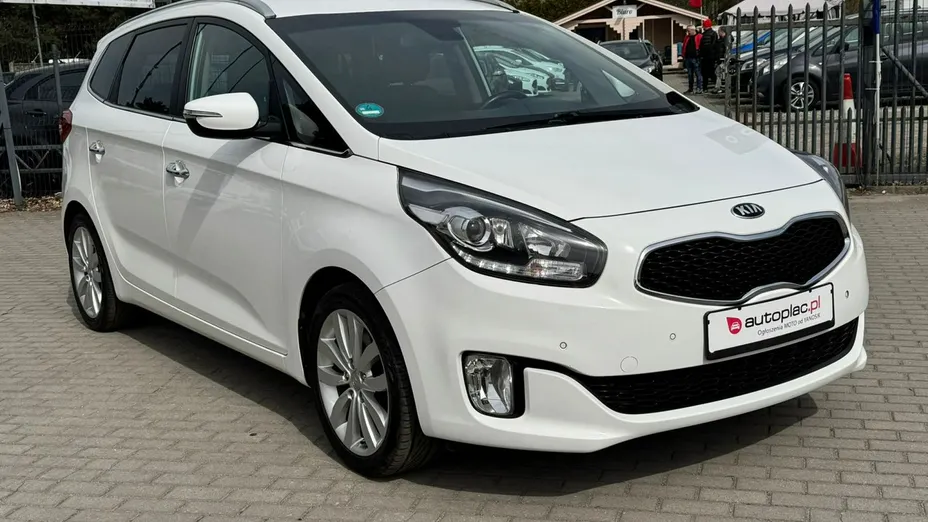 KIA Carens -
