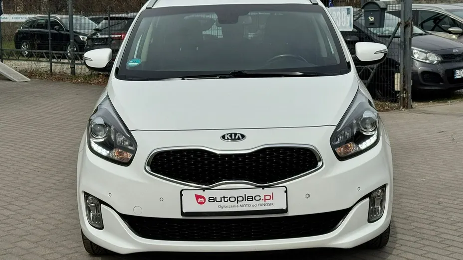 KIA Carens -