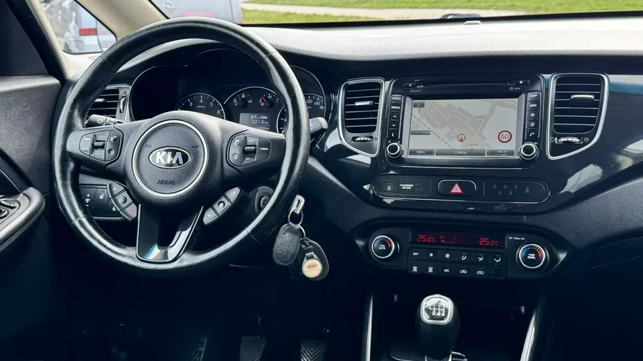 KIA Carens -