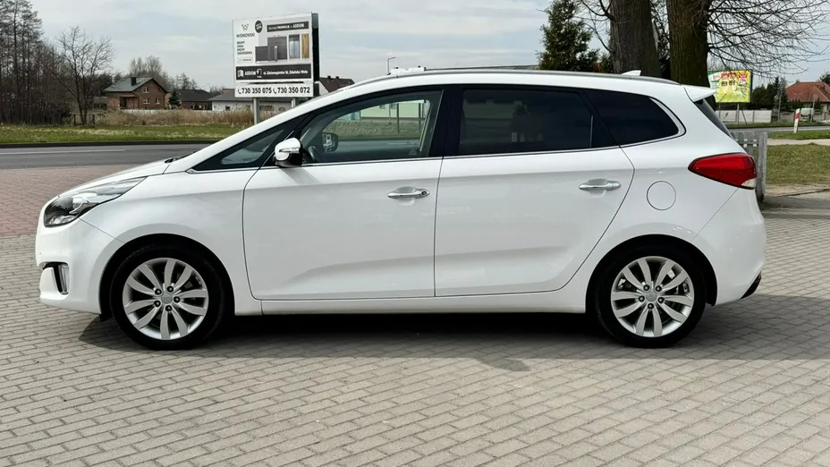 KIA Carens -
