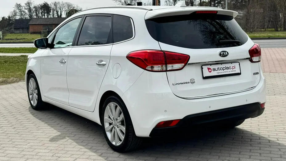 KIA Carens -