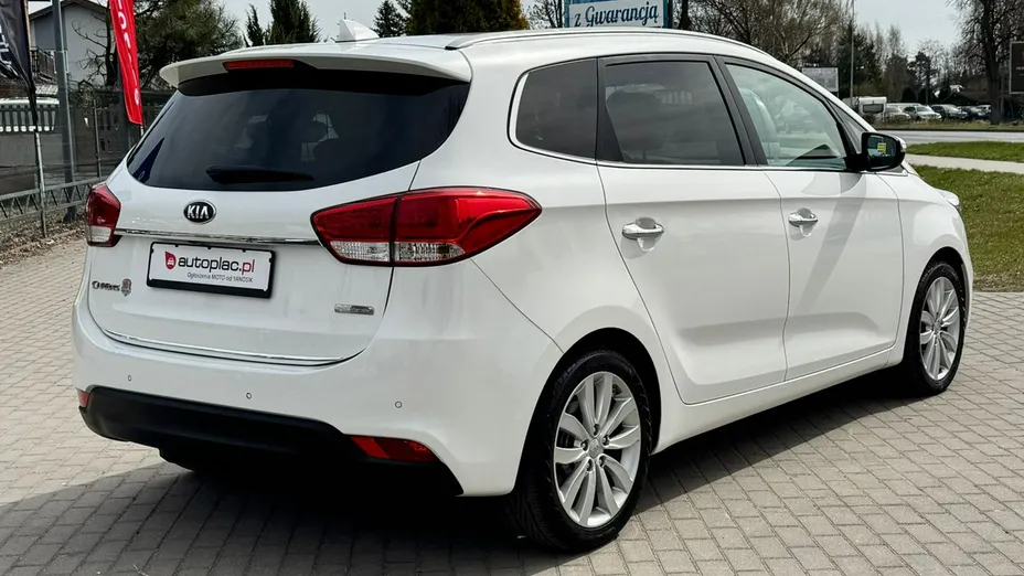 KIA Carens -
