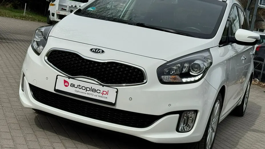 KIA Carens -